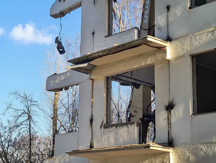 Первую пятиэтажку по реновации демонтировали в районе Лианозово 