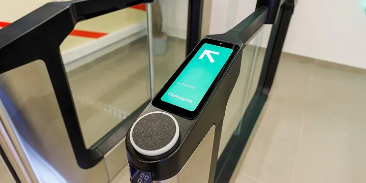 Турникеты нового поколения установят на 25 станциях метро в 2026 году