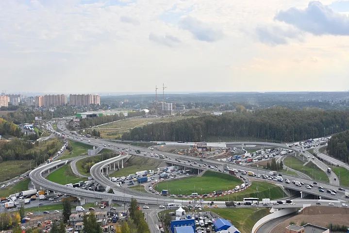 Реконструкцию двух развязок на МКАД завершат в этом году
