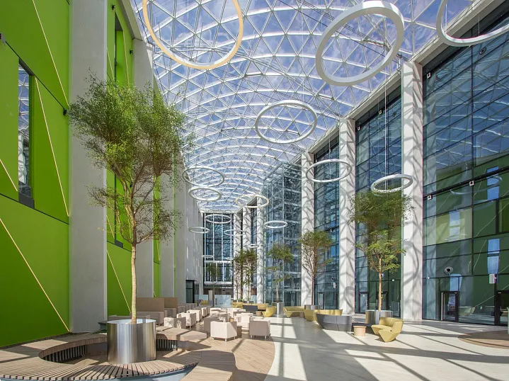 Биофильный дизайн: чем он интересен и как представлен в Москве?