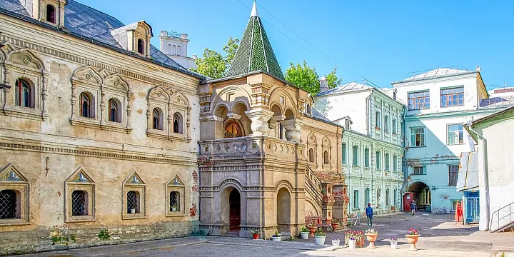 В Москве началась реставрация Правильной палаты на Никольской улице