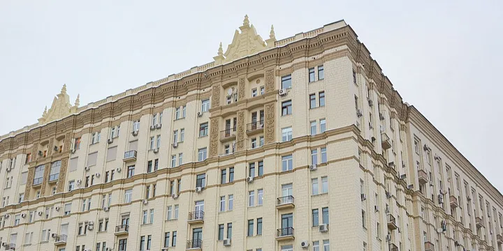 В Москве стартовал капремонт фасадов жилых домов 