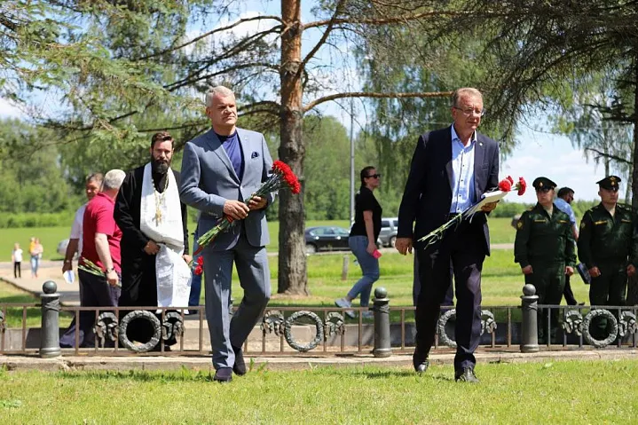 Мемориал метростроителям восстановлен