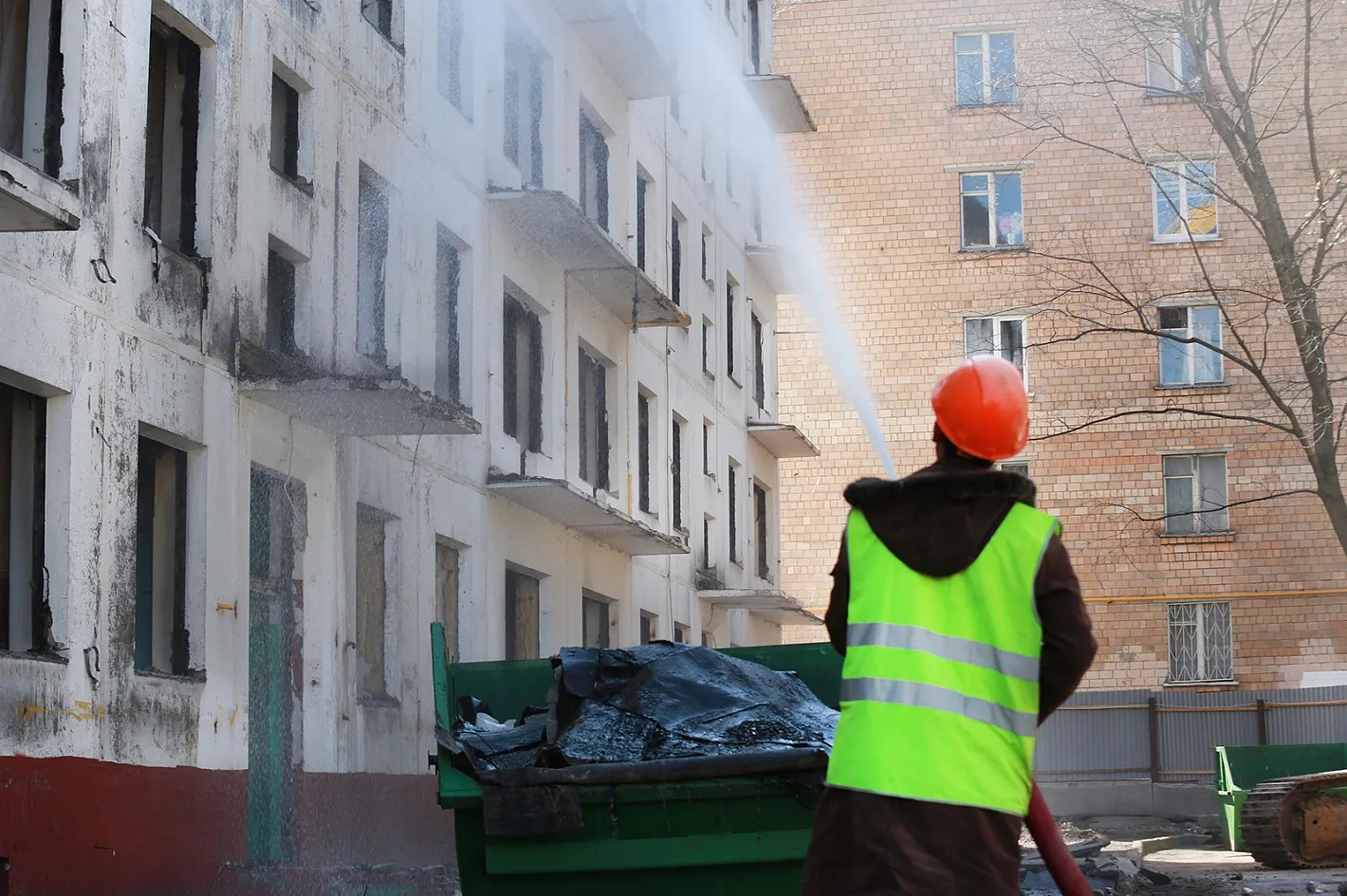 Первые два дома по реновации демонтировали в Басманном районе 
