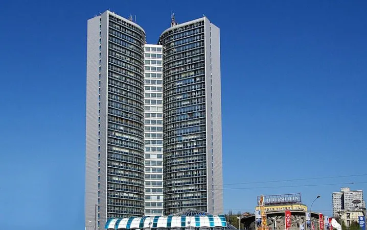 Дом-«книжку» на Новом Арбате признали аварийным и хотят реконструировать