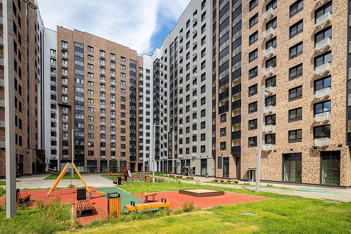 В Москве по реновации строят 35 жилых комплексов по принципу квартальной застройки