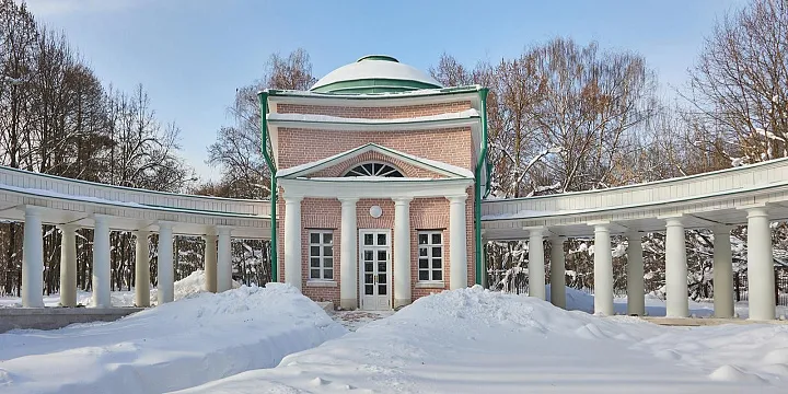 Два павильона отреставрировали в усадьбе Кузьминки