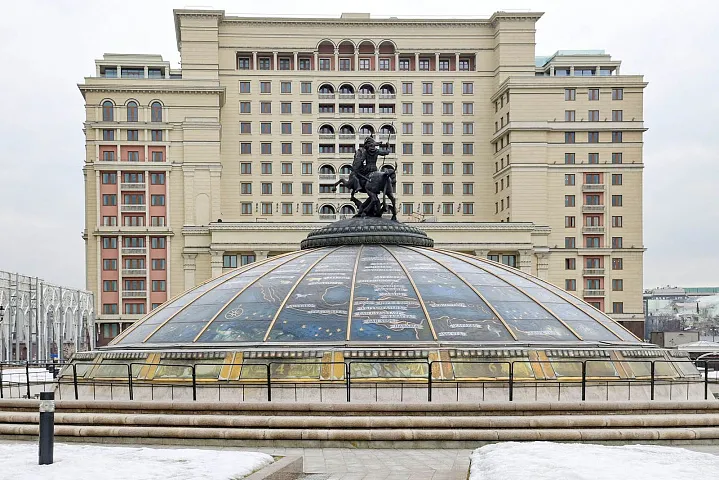 Фонтан «Часы мира» на Манежной площади отремонтируют 