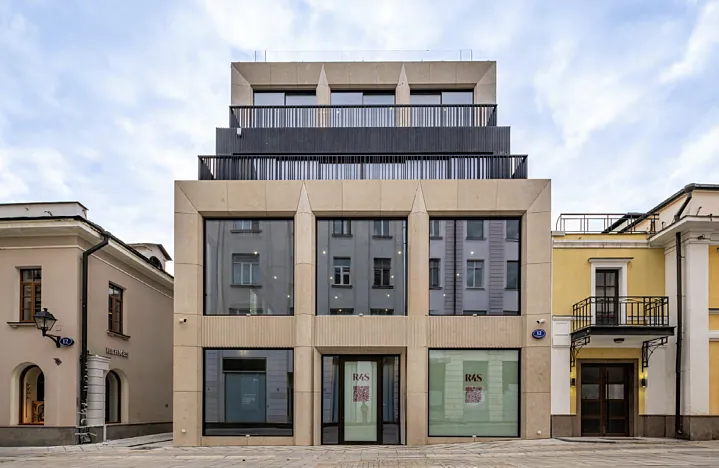 R4S ввела в эксплуатацию объект стрит-ритейла класса люкс в Столешниковом переулке