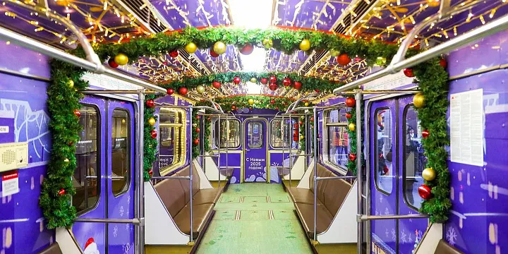 На Замоскворецкую линию метро вышел новогодний поезд «Номерной»