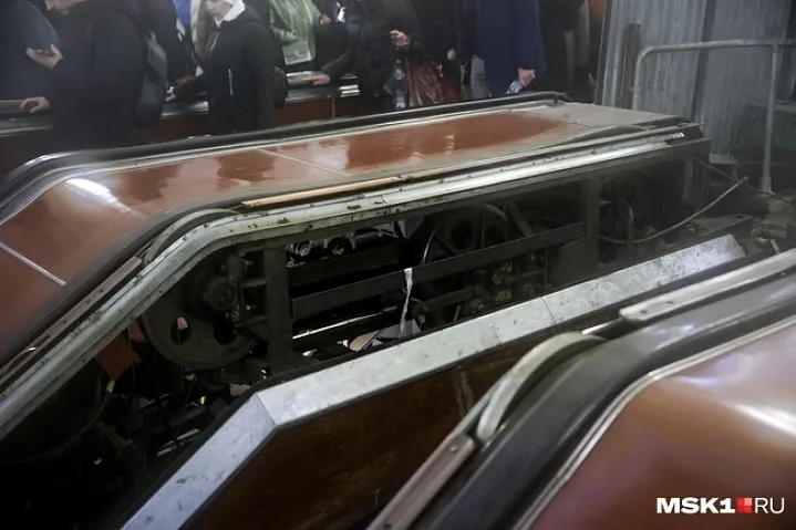 На двух станциях метро в Москве заменят эскалаторы за три миллиарда рублей