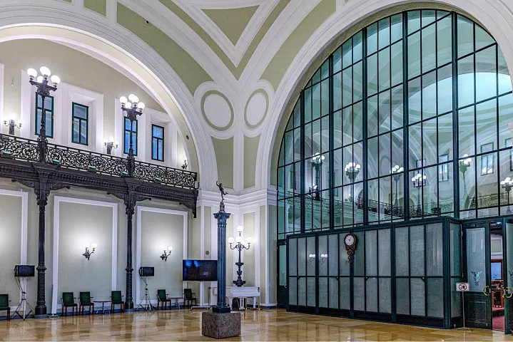 Началась реставрация исторического здания биржи в Китай-городе