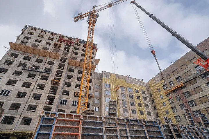 Четыре дома строят по программе реновации в районе Хорошево-Мневники