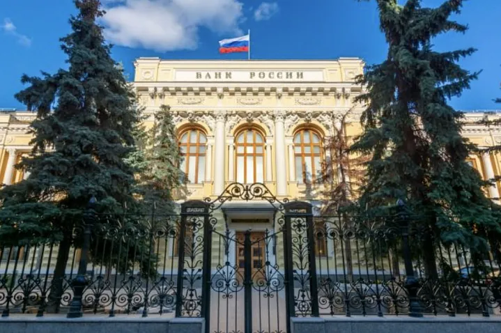 Центробанк поднял ключевую ставку до 13% 