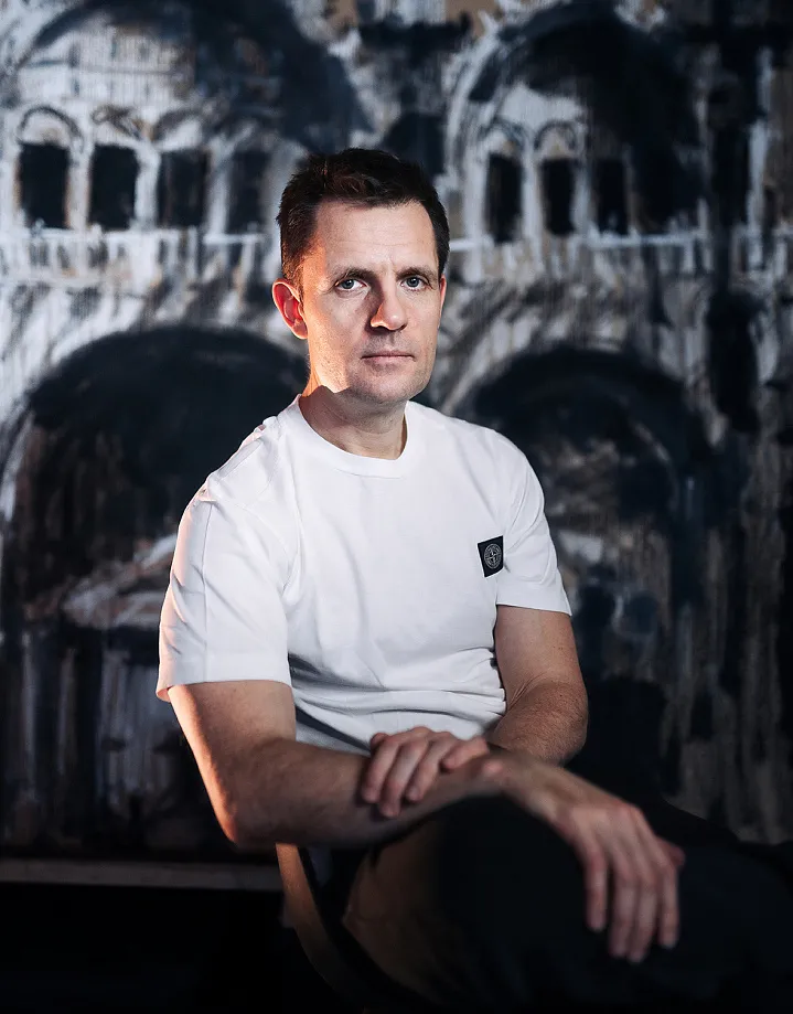 "Речь не просто о живописи,  а о чем-то большем": Сергей Кузнецов - о своей ипостаси художника