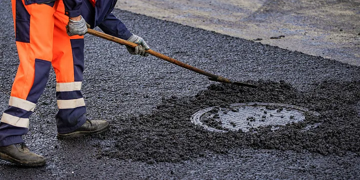 К 11 домам по реновации подвели подъездные дороги 