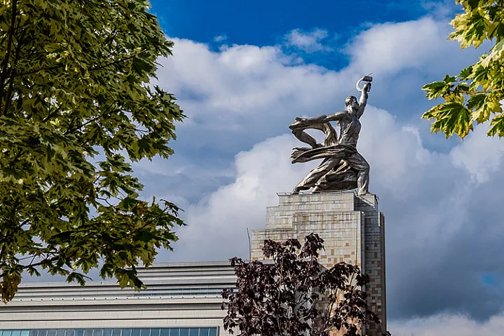 6 октября – день памяти скульптора Веры Мухиной, автора одного из главных символов Москвы