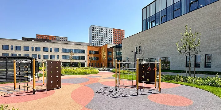 Четыре школы и четыре детских сада построят в Коммунарке в 2025 году