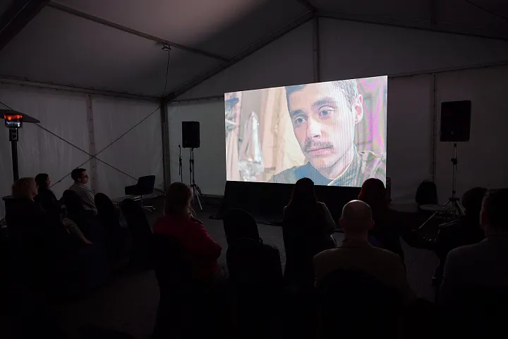 Арт-вечера «Митьки в кино» в арт-галерее «ARTBOX ЭТАЛОН» за выходные посетили более 350 человек