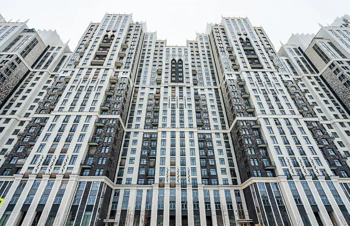 Первые жители «Достижения» получили ключи от своих квартир