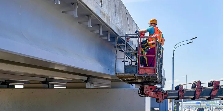 Зарплаты строителей в России выросли на треть на фоне нехватки кадров