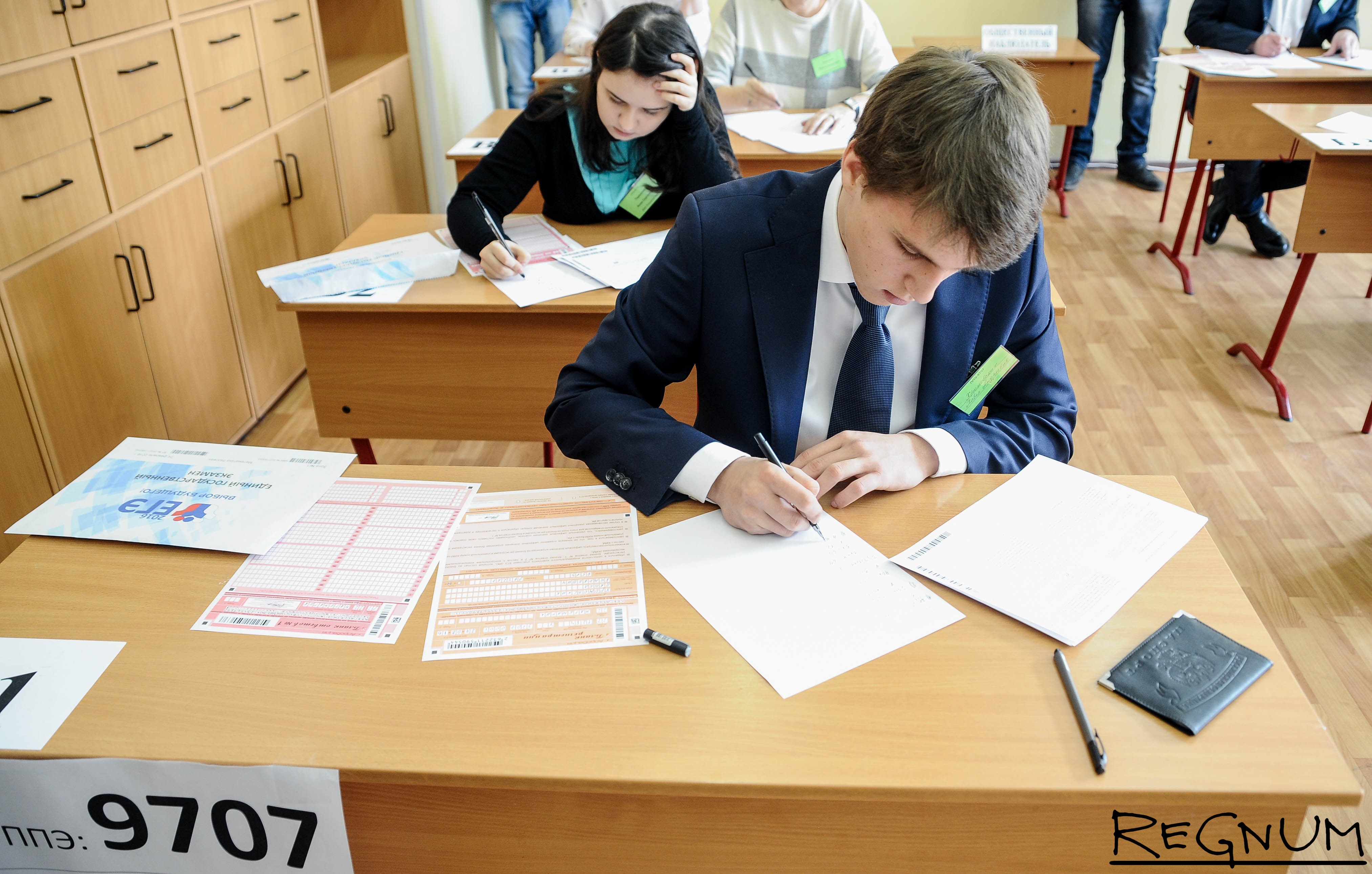Выпускники российских школ рассказали о нарушениях на ЕГЭ 