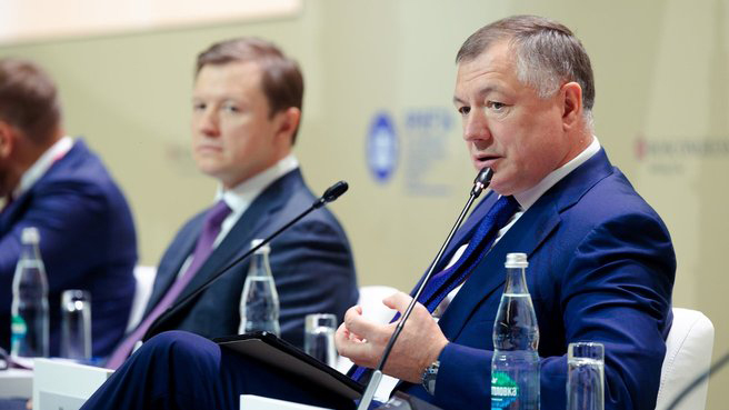 Владимир Ефимов принял участие в сессии ПМЭФ-24,  посвященной инфраструктурному развитию