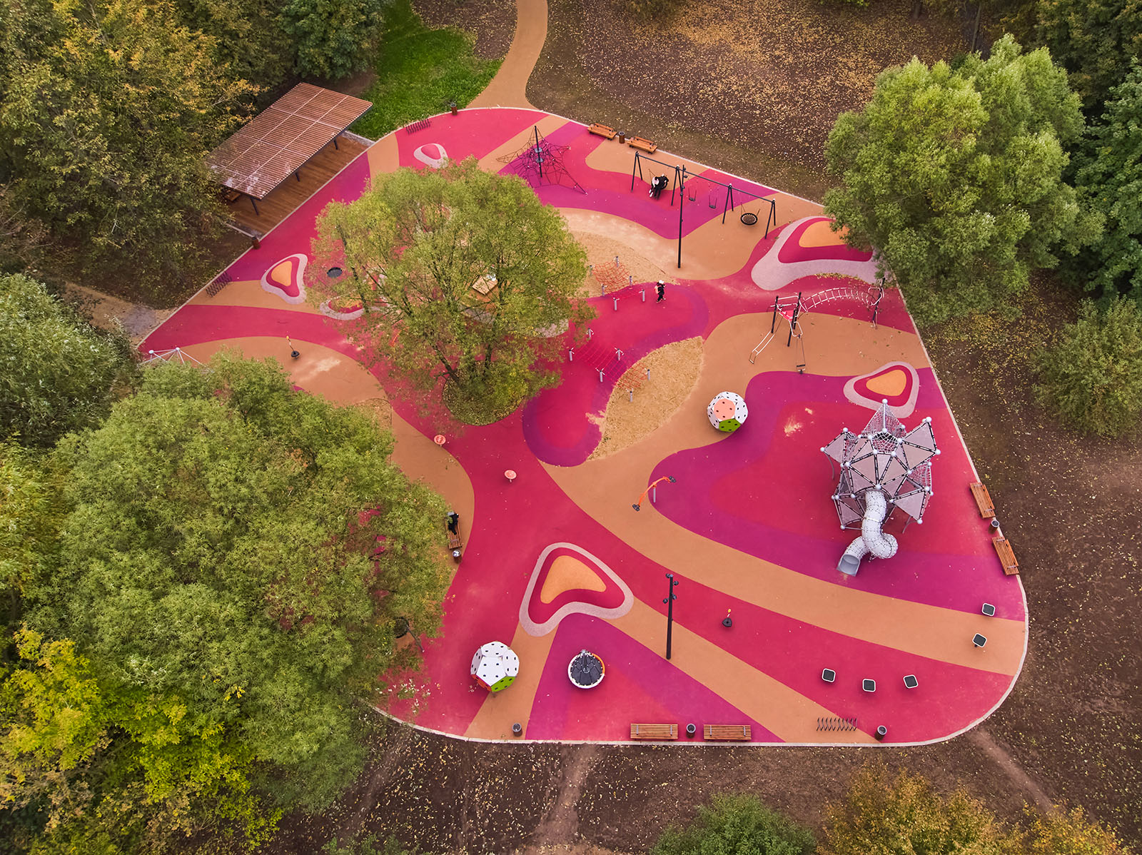 В парке «Кусково» появились тематические детские площадки