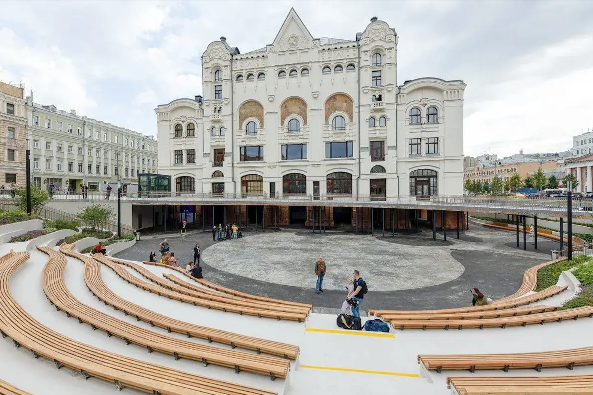 Минстрой требует скорее завершить реставрацию Политехнического музеяи
