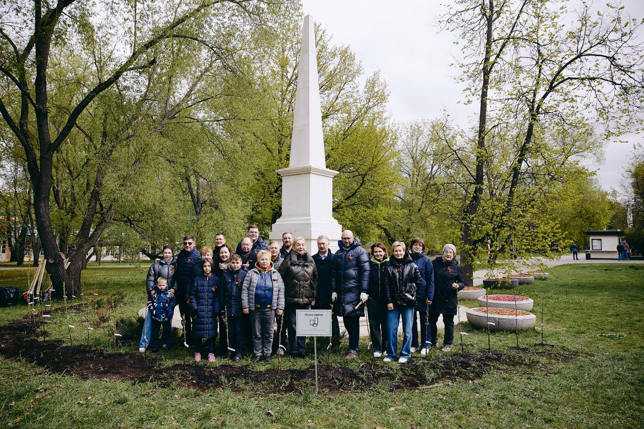 «Красавица Москвы» и «Маршал Жуков»: Общественная палата Москвы высадила аллею сирени в Воронцовском парке
