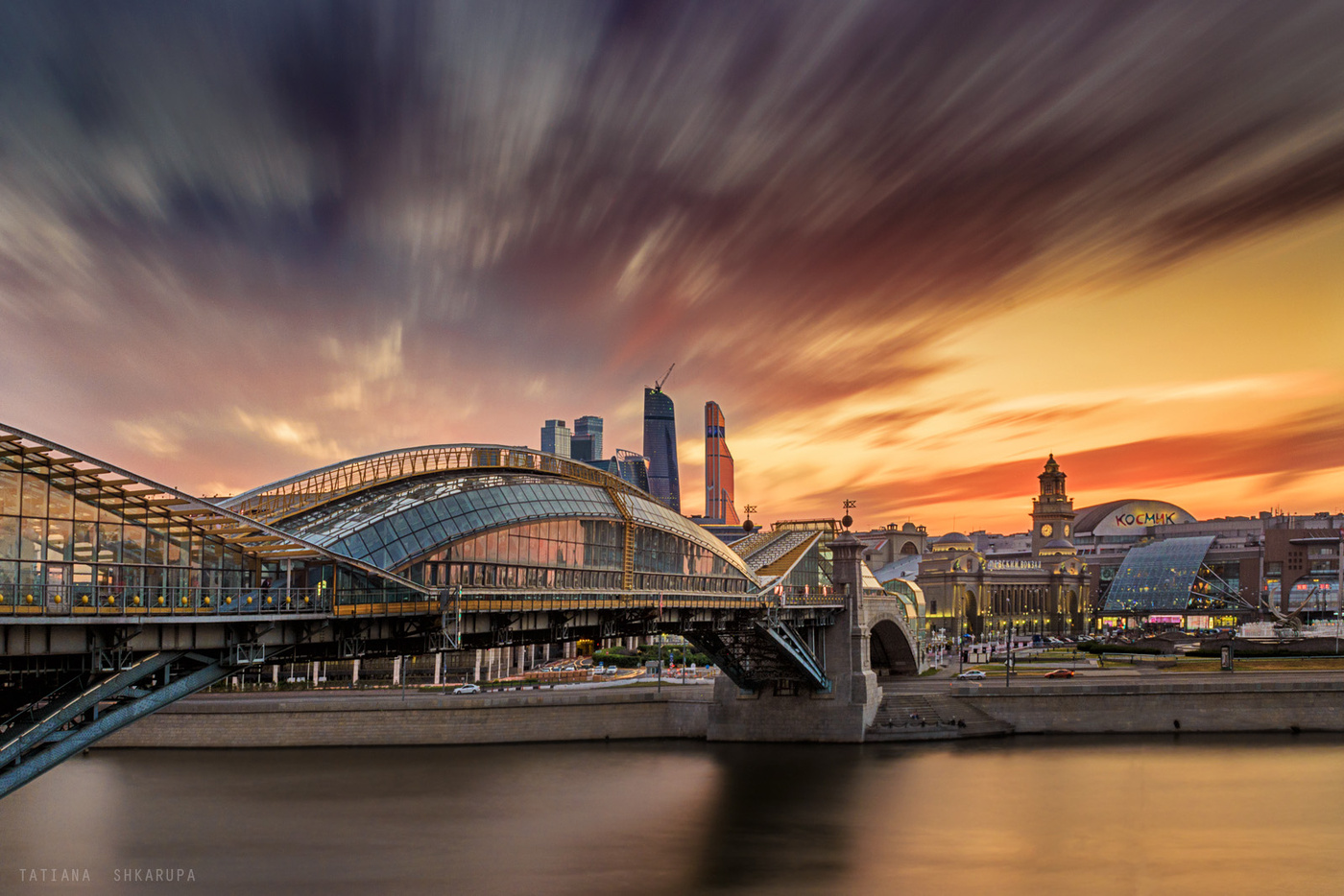 Сити через. Мосты Москвы. Самый красивый мост в Москве. Пешеходные мосты в Москве с красивым видом. Самые красивые старые мосты Москвы.