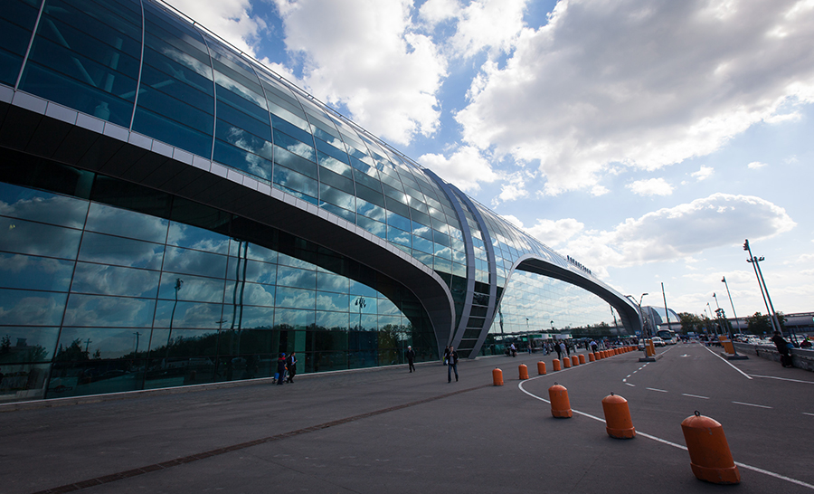 Domodedovo_airport,_Russia.jpg