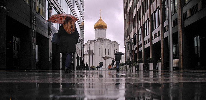 Синоптики предупредили о надвигающихся на Москву жаре и ливнях