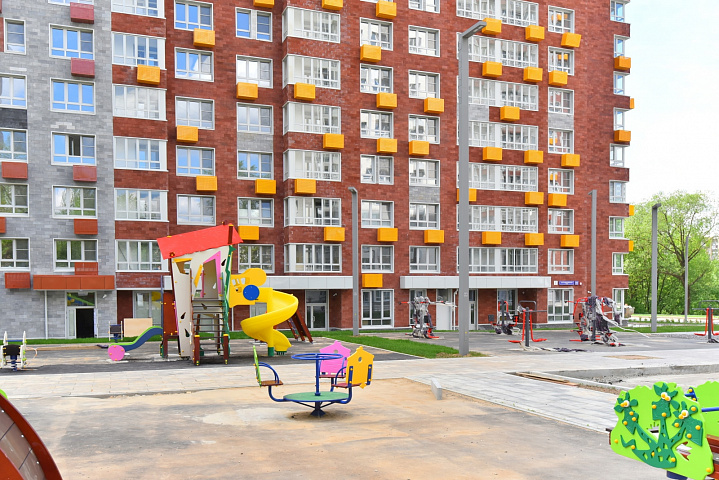 На западе Москвы по реновации передали под заселение 17 домов 