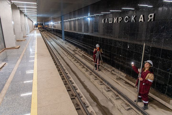 Монтаж инженерии на станции «Каширская» БКЛ метро выполнен наполовину
