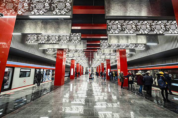 Конкурс красоты в метро