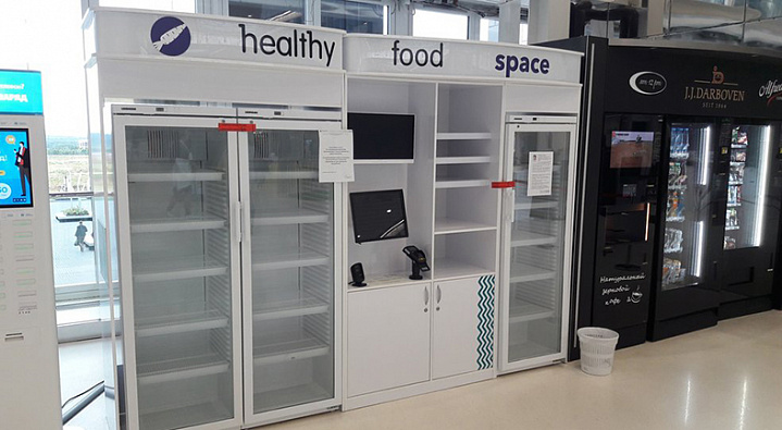 Около 30 офисных работников отравились едой из автоматов