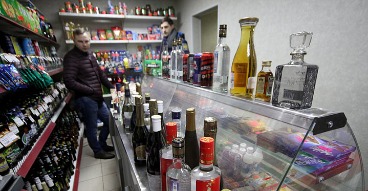 В Минздраве заявили, что россияне стали в 2 раза меньше пить