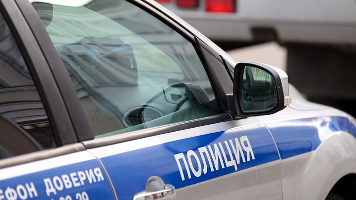В отделении банка в Москве неизвестный захватил заложников