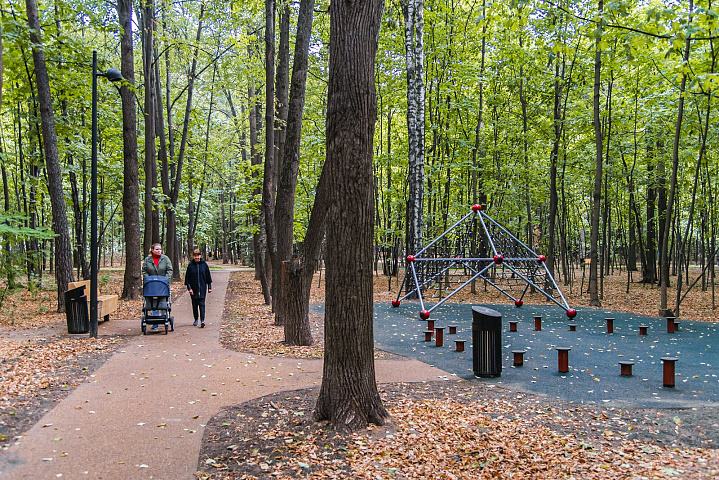 Сергей Собянин осмотрел Щукинский парк и Всехсвятскую рощу после реабилитации