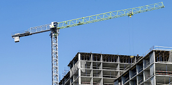 Каждый дом с дефектом: почему качество жилья падает и чем это грозит рынку