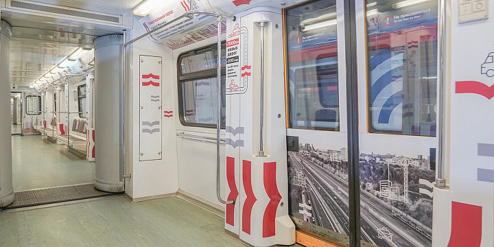 На синей ветке метро запустили тематический поезд "Сила конкуренции"