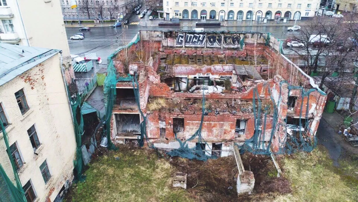Сад в фойе сохранят