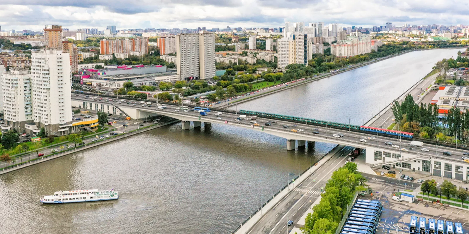 Возвышаясь над потоками - Московская перспектива