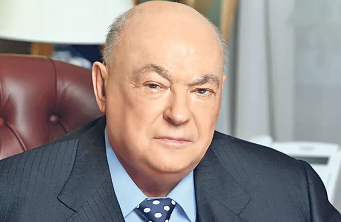 «Время разбрасывать камни и время  их собирать»