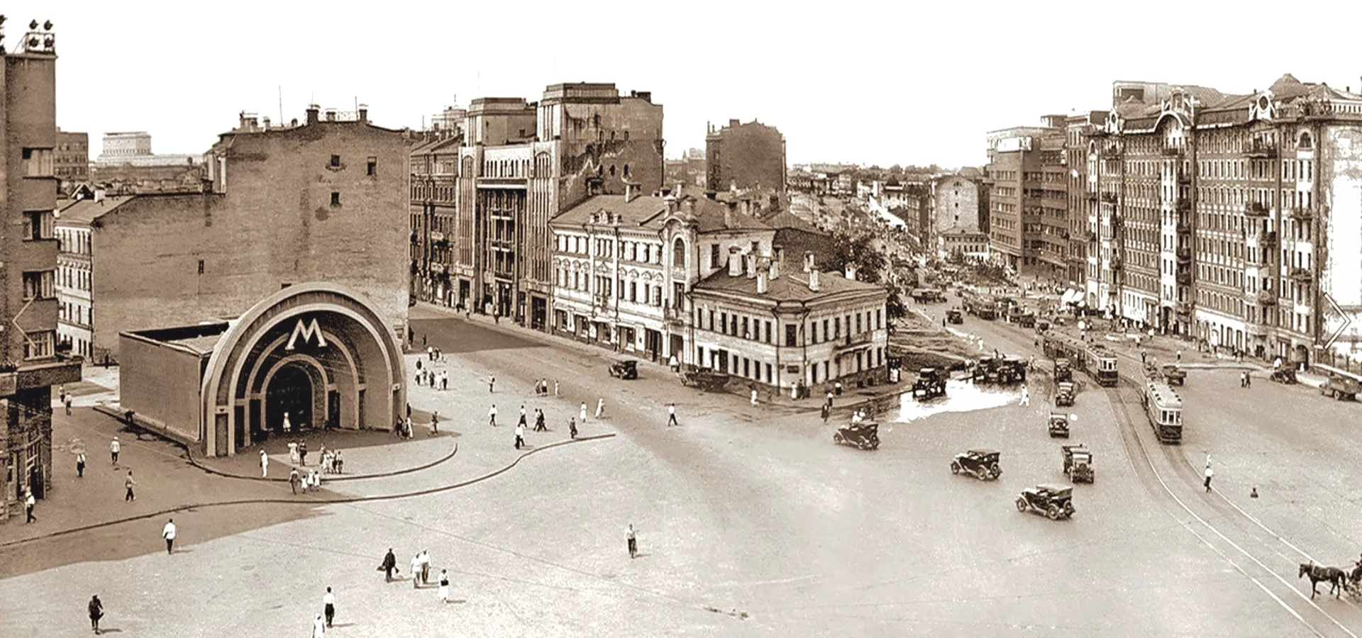 1930 moscow. Площадь красных ворот. Площадь Маяковского 1930-е. Площадь красные ворота в Москве. Киевская площадь в 1930-40-е годы.