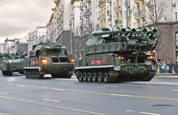 "Терминатор" прошел по Красной площади