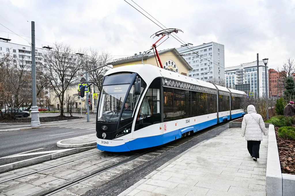 v0EFplb4F1Se.jpg v0EFplb4F1Se.jpg