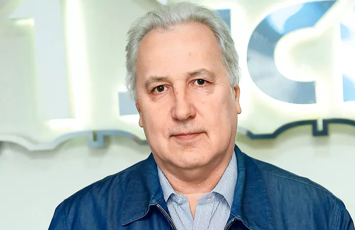 «Работать больше всех, в жестком ритме, не сбавляя оборотов»